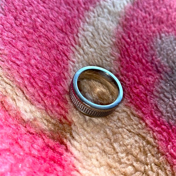 Ring - Picture 4 of 4